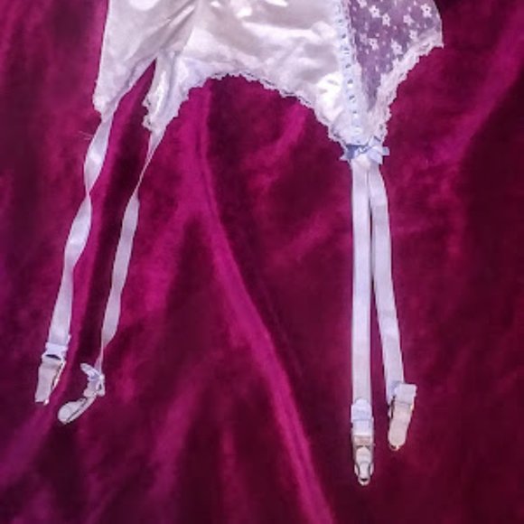 Emil Bole Lingerie - Picture 3 of 3